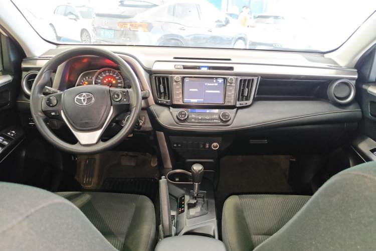 Used Toyota RAV4 2019 2.0L CVT Two-Wheel Drive Pioneer Edition China V Standard Center Console