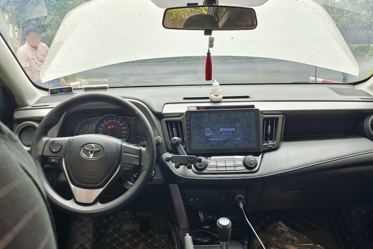 Used Toyota RAV4 2019 2.0L CVT Two-Wheel Drive Pioneer Edition China V Standard Center Console