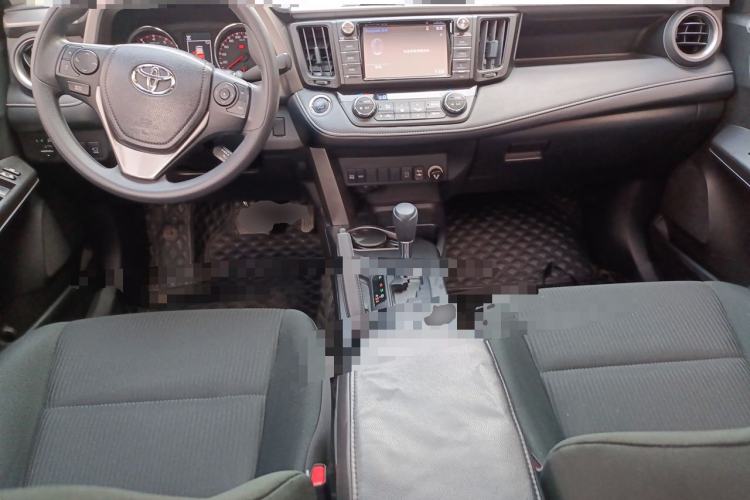 Used Toyota RAV4 2019 2.0L CVT Two-Wheel Drive Fashion X Limited Edition China VI Standard Center Console
