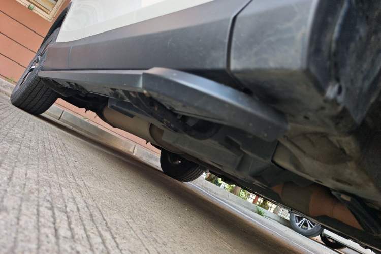 Used Toyota RAV4 2019 2.0L CVT Two-Wheel Drive Luxury Version China VI Standard Chassis Front Right