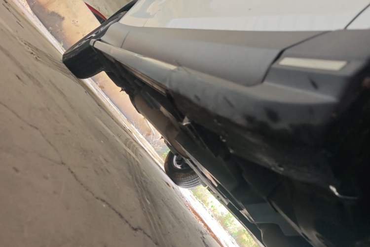 Used Toyota RAV4 2019 2.0L CVT Two-Wheel Drive Luxury Version China VI Standard Chassis Front Right