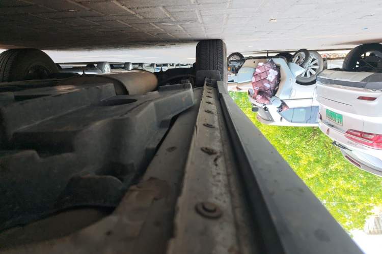 Used Toyota RAV4 2019 2.0L CVT Two-Wheel Drive Luxury Version China VI Standard Chassis Front Right