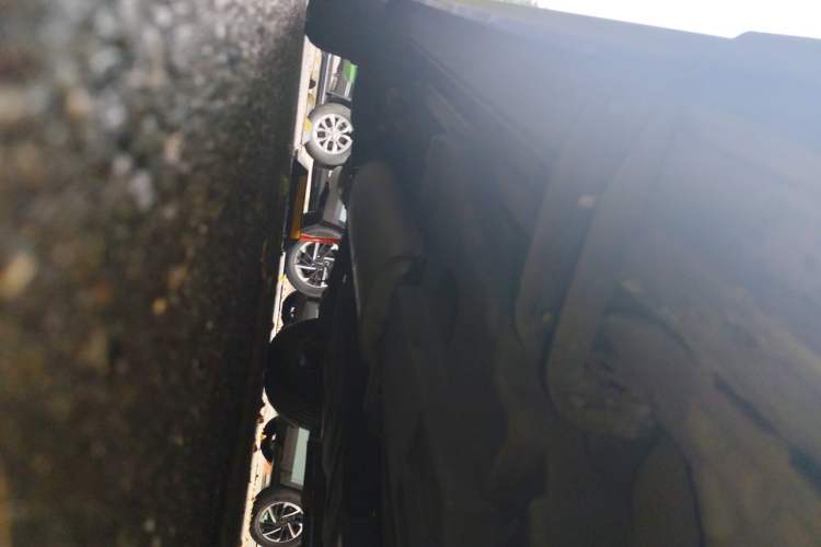 Used Toyota RAV4 2019 2.0L CVT Two-Wheel Drive Luxury Version China VI Standard Chassis Front Right