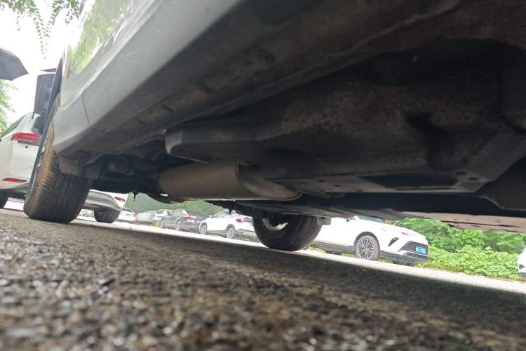 Used Toyota RAV4 2019 2.0L CVT Two-Wheel Drive ZhiShang Version China VI Standard Chassis Front Right