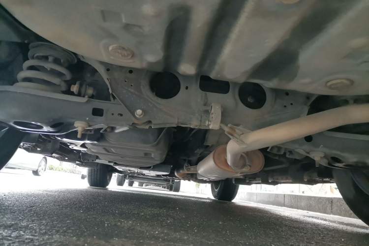 Used Toyota RAV4 2019 2.0L CVT Two-Wheel Drive Luxury Version China VI Standard Chassis Rear
