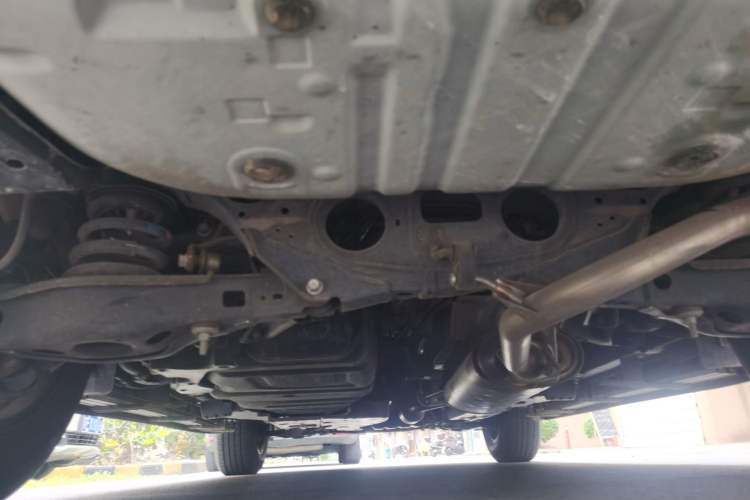 Used Toyota RAV4 2019 2.0L CVT Two-Wheel Drive Luxury Version China VI Standard Chassis Rear
