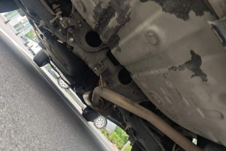 Used Toyota RAV4 2019 2.0L CVT Two-Wheel Drive ZhiShang Version China VI Standard Chassis Rear