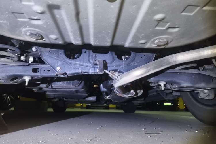 Used Toyota RAV4 2019 2.0L CVT Two-Wheel Drive Luxury Version China VI Standard Chassis Rear