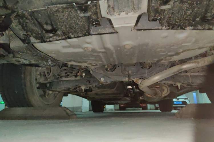 Used Toyota RAV4 2019 2.0L CVT Two-Wheel Drive Luxury Version China VI Standard Chassis Rear
