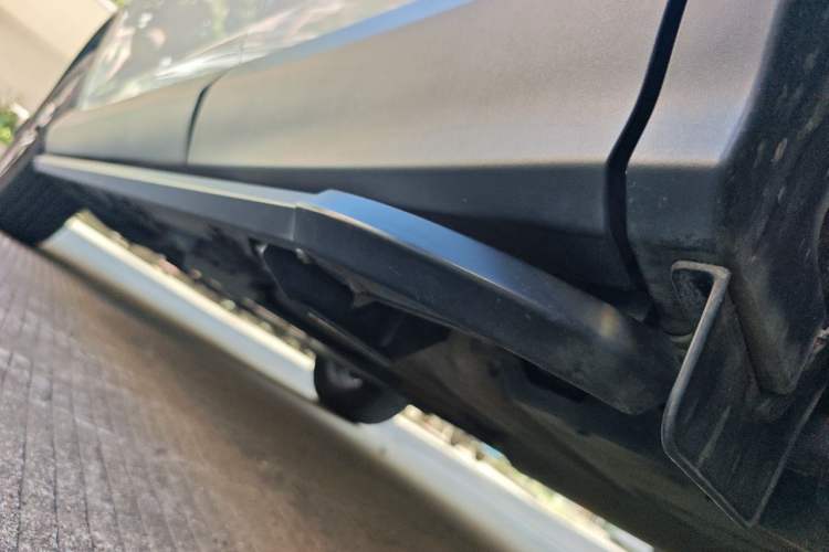Used Toyota RAV4 2019 2.0L CVT Two-Wheel Drive Luxury Version China VI Standard Chassis Rear Left