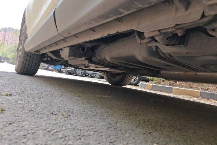 Used Toyota RAV4 2019 2.0L CVT Two-Wheel Drive Luxury Version China VI Standard Chassis Rear Left