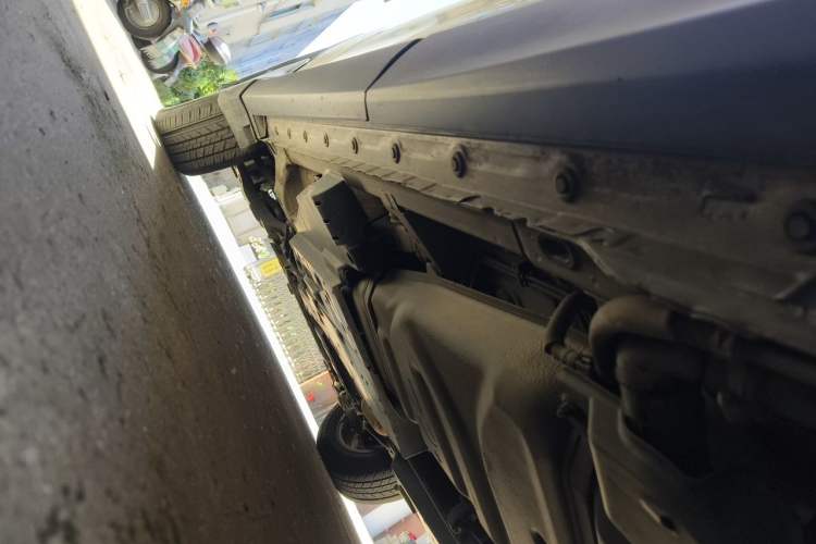 Used Toyota RAV4 2019 2.0L CVT Two-Wheel Drive Luxury Version China VI Standard Chassis Rear Left