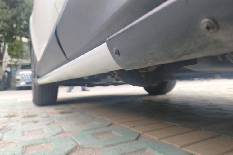 Used Toyota RAV4 2019 2.0L CVT Two-Wheel Drive Luxury Version China VI Standard Chassis Rear Left