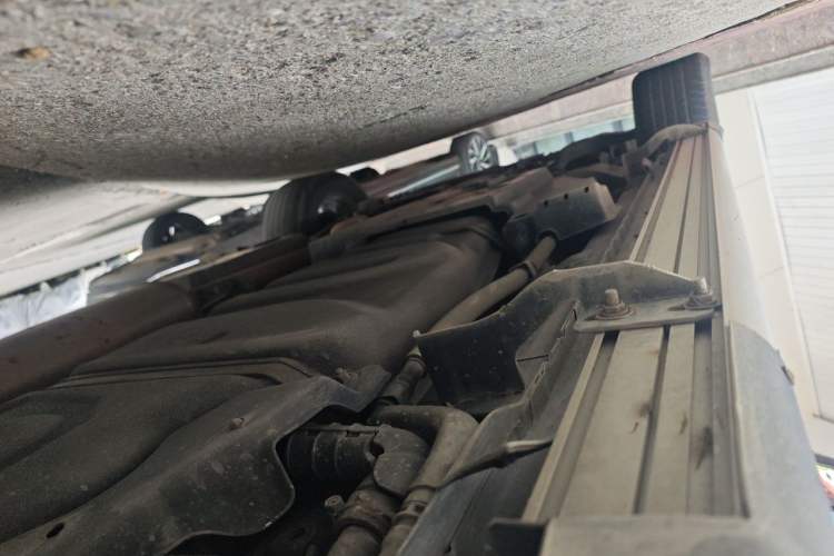 Used Toyota RAV4 2019 2.0L CVT Two-Wheel Drive Luxury Version China VI Standard Chassis Rear Left