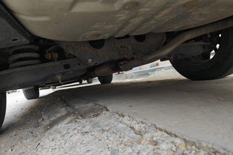 Used Toyota RAV4 2019 2.0L CVT Two-Wheel Drive Luxury Version China VI Standard Chassis Rear Left