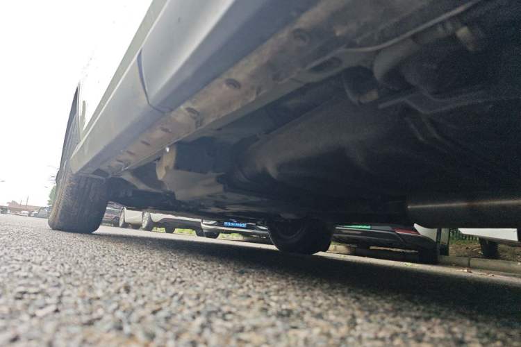 Used Toyota RAV4 2019 2.0L CVT Two-Wheel Drive ZhiShang Version China VI Standard Chassis Rear Left