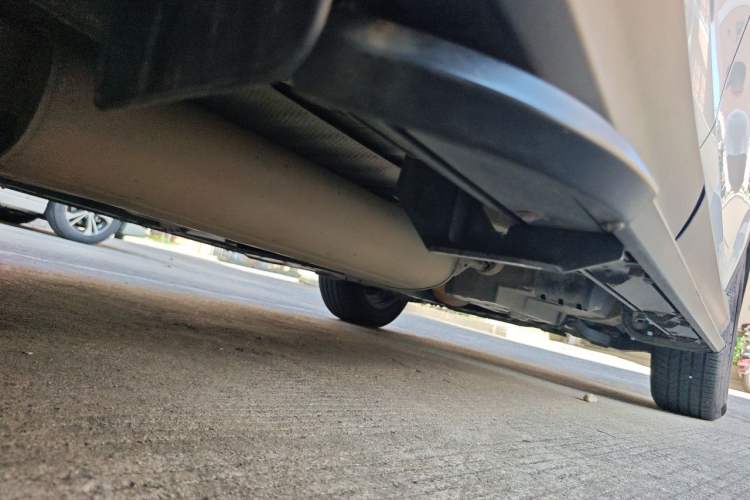 Used Toyota RAV4 2019 2.0L CVT Two-Wheel Drive Luxury Version China VI Standard Chassis Rear Right