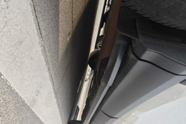 Used Toyota RAV4 2019 2.0L CVT Two-Wheel Drive Fashion X Limited Edition China VI Standard Chassis Rear Right