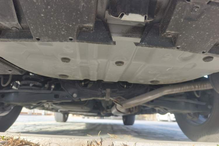 Used Toyota RAV4 2019 2.0L CVT Two-Wheel Drive Luxury Version China VI Standard Chassis Rear