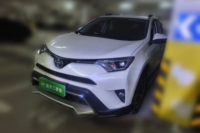 Used Toyota RAV4 2019 2.0L CVT Two-Wheel Drive Luxury Version China VI Standard