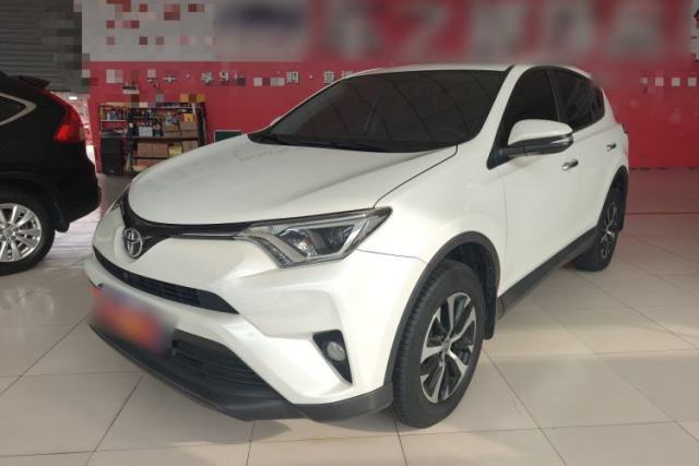 Used Toyota RAV4 2019 2.0L CVT Two-Wheel Drive Luxury Version China VI Standard