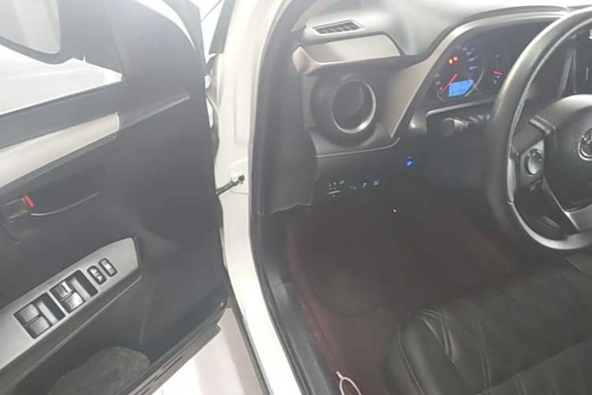 Used Toyota RAV4 2019 2.0L CVT Two-Wheel Drive Luxury Version China VI Standard Driver Seat