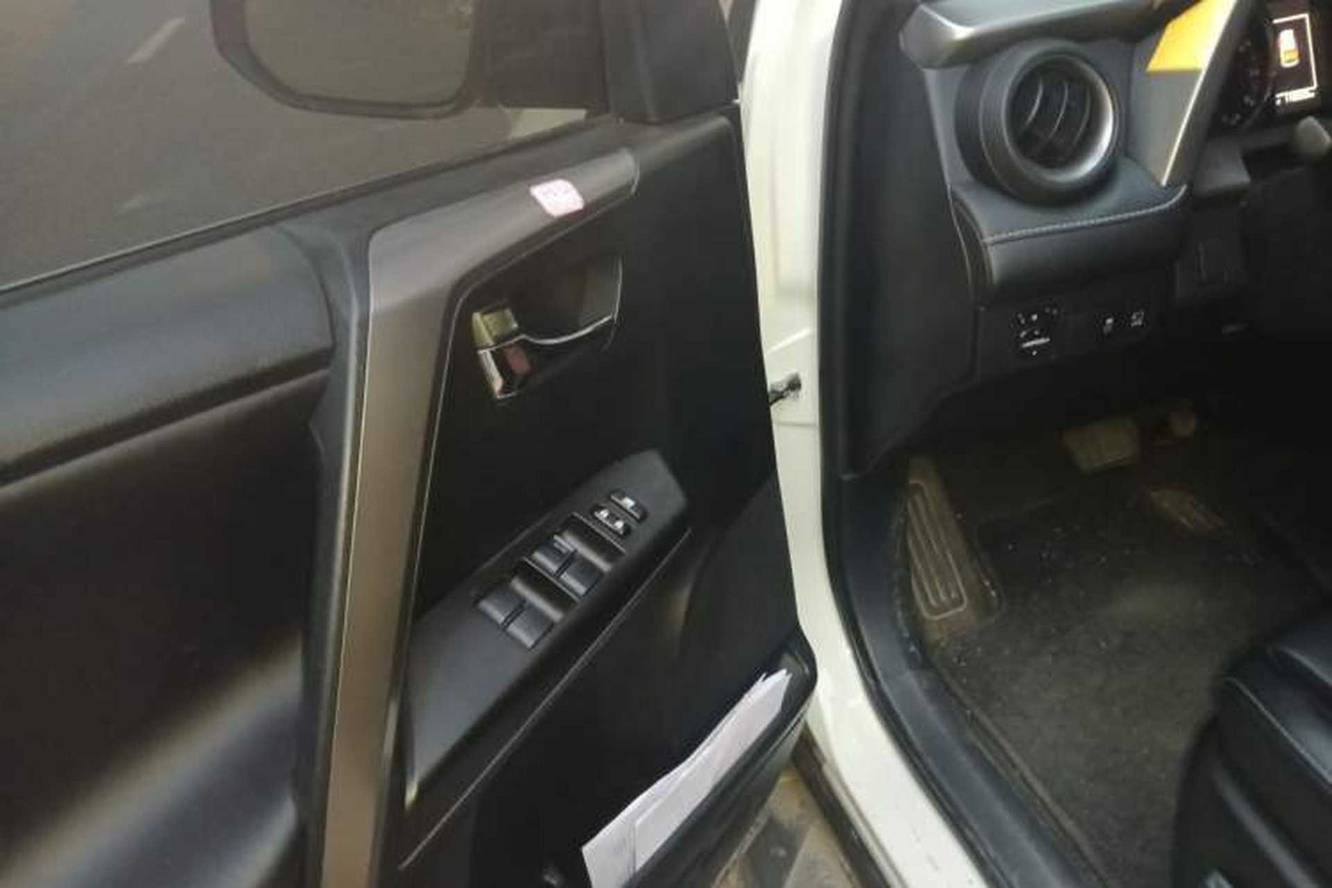 Used Toyota RAV4 2019 2.0L CVT 4x4 New Edition China VI Standard Driver Seat