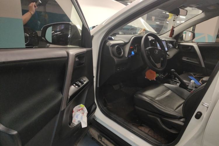 Used Toyota RAV4 2019 2.0L CVT Two-Wheel Drive Pioneer Edition China V Standard Driver Seat