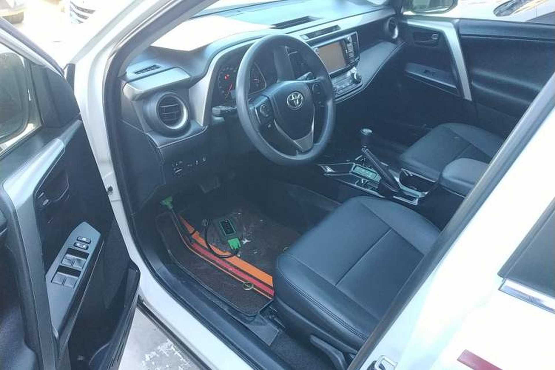 Used Toyota RAV4 2019 2.0L CVT Two-Wheel Drive Comfort Edition China VI Standard Driver Seat