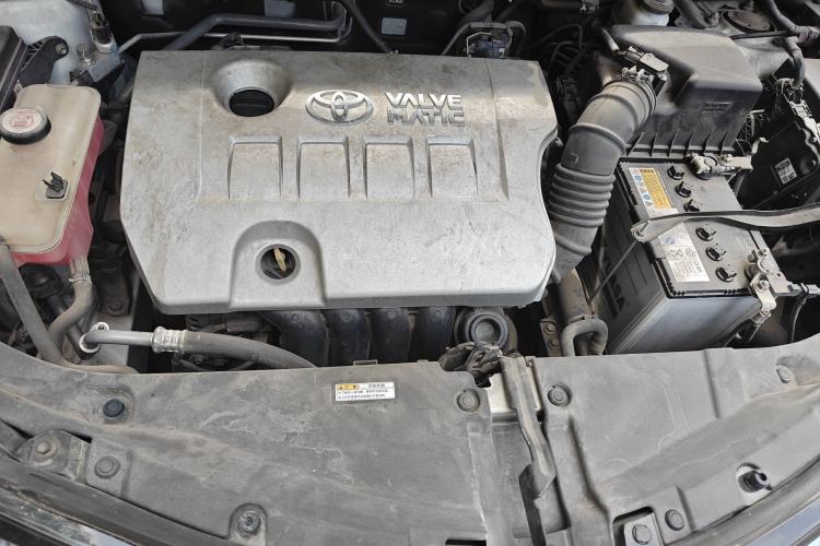 Used Toyota RAV4 2019 2.0L CVT Two-Wheel Drive Luxury Version China VI Standard Engine Bay