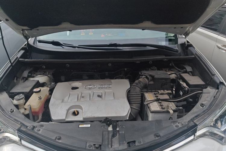 Used Toyota RAV4 2019 2.0L CVT Two-Wheel Drive Pioneer Edition China V Standard Engine Bay
