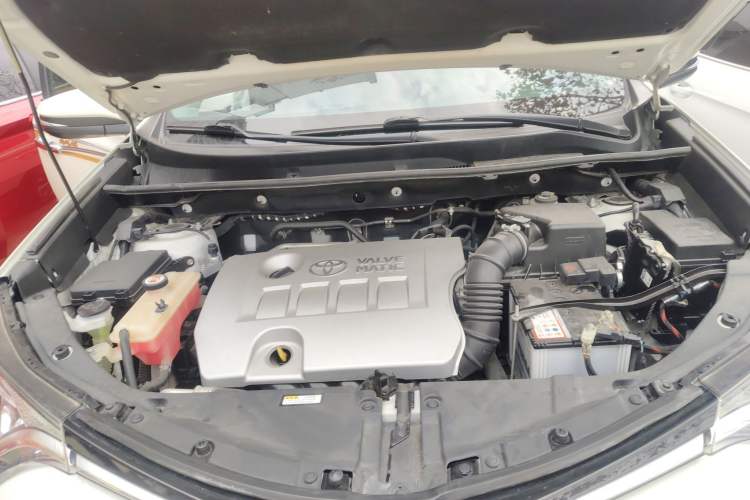 Used Toyota RAV4 2019 2.0L CVT Two-Wheel Drive Pioneer Edition China V Standard Engine Bay