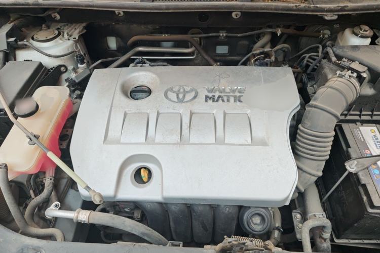 Used Toyota RAV4 2019 2.0L CVT Two-Wheel Drive Luxury Version China VI Standard Engine Bay