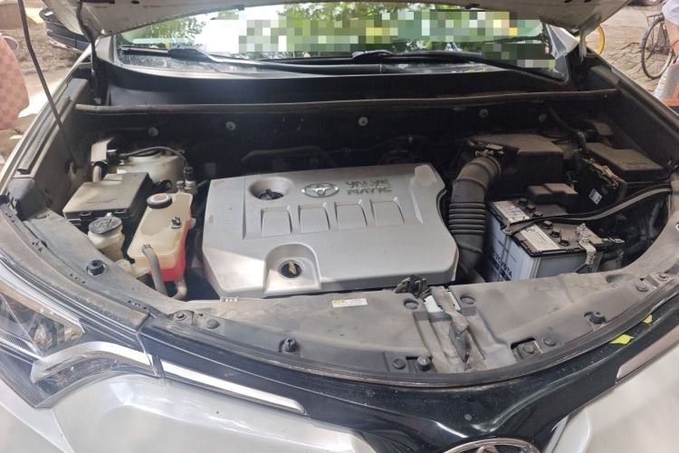 Used Toyota RAV4 2019 2.0L CVT Two-Wheel Drive Fashion X Limited Edition China VI Standard Engine Bay