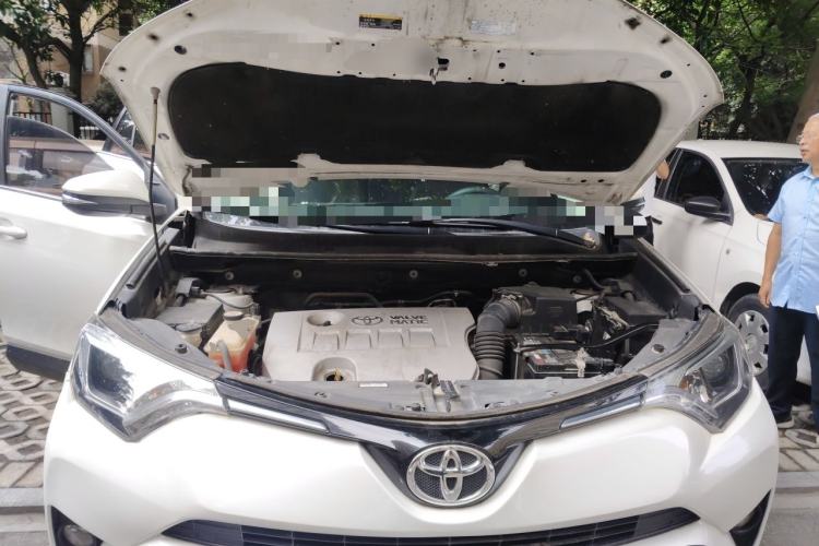 Used Toyota RAV4 2019 2.0L CVT Two-Wheel Drive Pioneer Edition China VI Standard Engine Bay