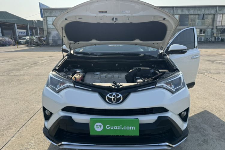 Used Toyota RAV4 2019 2.0L CVT Two-Wheel Drive Pioneer Edition China V Standard Engine Bay