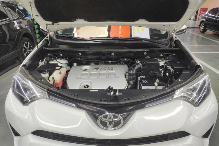 Used Toyota RAV4 2019 2.0L CVT Two-Wheel Drive Pioneer Edition China V Standard Engine Bay