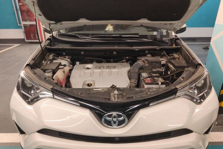 Used Toyota RAV4 2019 2.0L CVT Two-Wheel Drive Pioneer Edition China V Standard Engine Bay