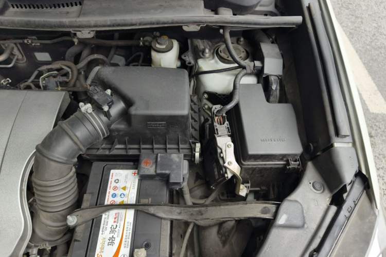 Used Toyota RAV4 2019 2.0L CVT Two-Wheel Drive Fashion X Limited Edition China V Standard Engine Bay Left