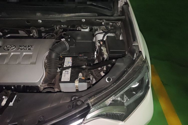 Used Toyota RAV4 2019 2.0L CVT Two-Wheel Drive Comfort Edition China VI Standard Engine Bay Left