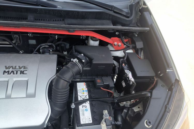 Used Toyota RAV4 2019 2.0L CVT Two-Wheel Drive Fashion X Limited Edition China VI Standard Engine Bay Left
