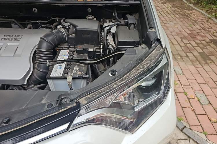 Used Toyota RAV4 2019 2.0L CVT Two-Wheel Drive Pioneer Edition China V Standard Engine Bay Left