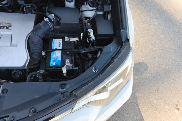 Used Toyota RAV4 2019 2.0L CVT Two-Wheel Drive Urban Edition China VI Standard Engine Bay Left