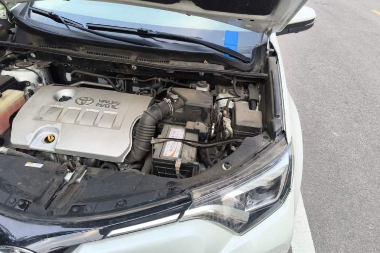Used Toyota RAV4 2019 2.0L CVT Two-Wheel Drive Comfort Edition China VI Standard Engine Bay Left
