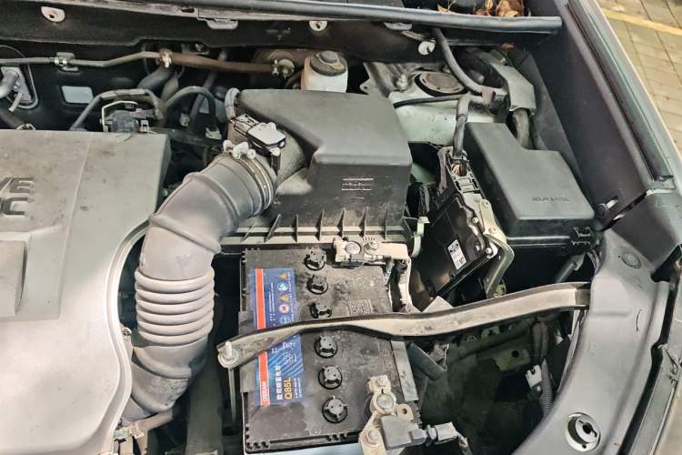 Used Toyota RAV4 2019 2.0L CVT Two-Wheel Drive Fashion X Limited Edition China VI Standard Engine Bay Left