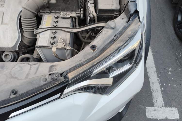 Used Toyota RAV4 2019 2.0L CVT Two-Wheel Drive Fashion X Limited Edition China VI Standard Engine Bay Left
