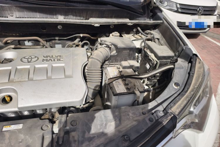 Used Toyota RAV4 2019 2.0L CVT Two-Wheel Drive Comfort Edition China VI Standard Engine Bay Left