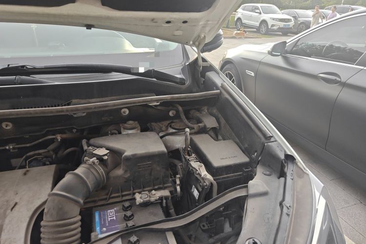 Used Toyota RAV4 2019 2.0L CVT Two-Wheel Drive Fashion X Limited Edition China VI Standard Engine Bay Left