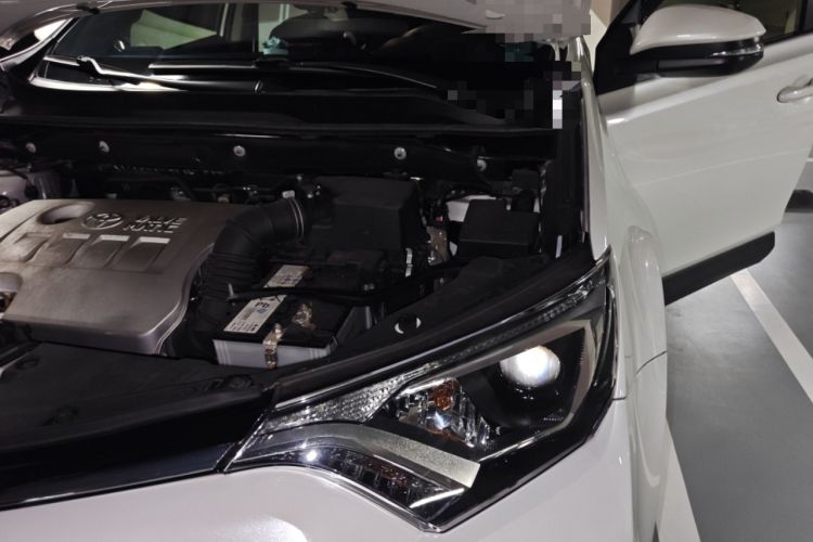Used Toyota RAV4 2019 2.0L CVT Two-Wheel Drive Pioneer Edition China V Standard Engine Bay Left