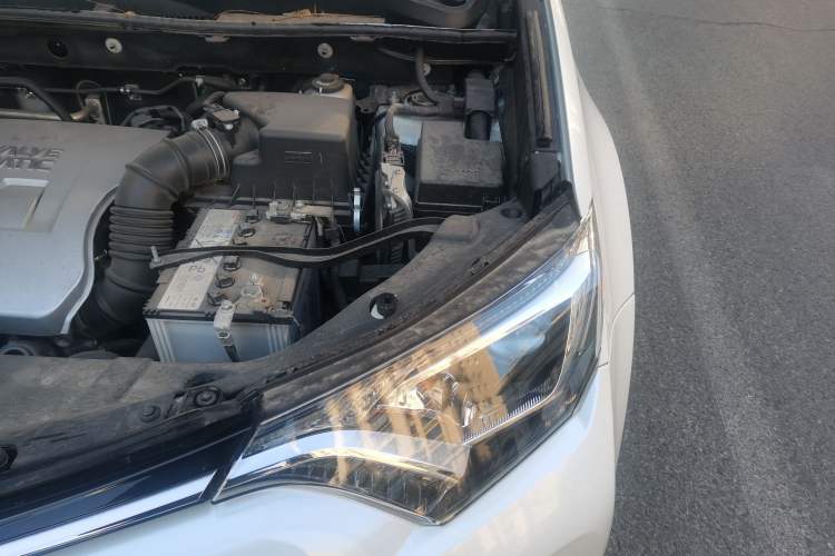 Used Toyota RAV4 2019 2.0L CVT Two-Wheel Drive Comfort Edition China VI Standard Engine Bay Left